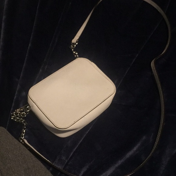 Small Michael Kors purse - Picture 3 of 3